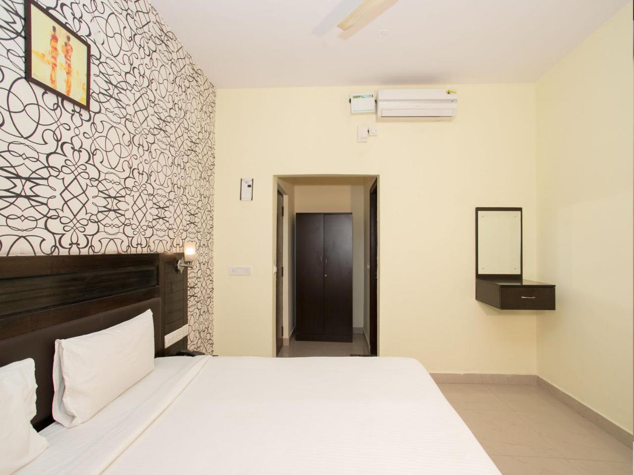 Oyo 10378 Hotel Hibiscus Mayflower บังกาลอร์ ภายนอก รูปภาพ